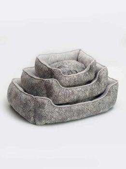 Soft and comfortable printed pet nest can be disassembled and washed106-33017 www.gmtpetproducts.com